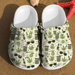 Marijuana Leaf Pattern With Weed Leaves Plant Unisex clog Crocs Shoes