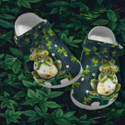 Frog Queen Lovely Croc Crocs Shoes Gift Grandaughter- Frog Girl Lover Crocs Shoes Croc Clogs Gift