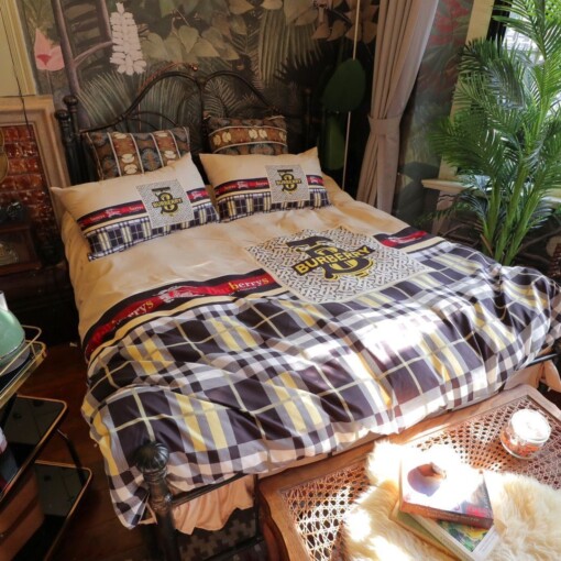 Burberry London Luxury Brand Type 50 Bedding Sets Duvet Cover Bedroom Sets