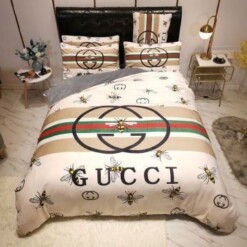 Gucci Bee Khaki Style 4 Bedding Sets Duvet Cover Sheet Cover Pillow Cases Luxury Bedroom Sets