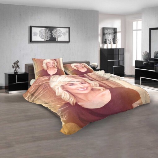 Famous Person Kellie Pickler V Bedding Sets