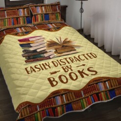 Book Easily Distracted Quilt Bedding Set