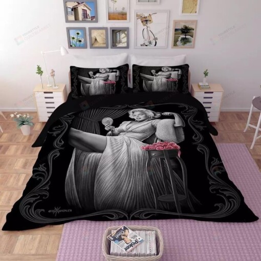 Marilyn Monroe Roses Portrait Duvet Cover Bedding Set