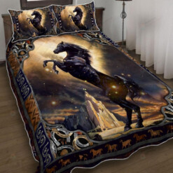 Beautiful Black Horse Quilt Bedding Set