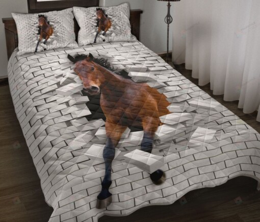 Horse Broken Brick Quilt Bedding Set