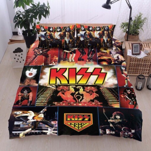 Kiss Bedding Sets (Duvet Cover & Pillow Cases)