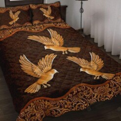 Vintage Hummingbird Quilt Bedding Set