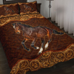 Running Horse Quilt Bedding Set