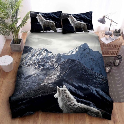 Wolf Top Of Mountain Bedding Set