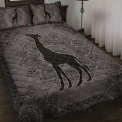 Black And Gray Giraffe Quilt Bedding Set