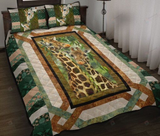 Love Giraffe Quilt Bedding Set