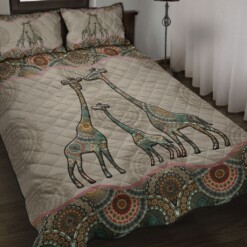 Giraffe Quilt Bedding Set