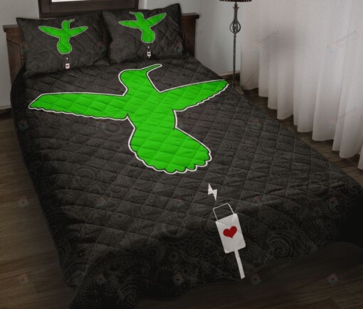 Hummingbird Charging Quilt Bedding Set