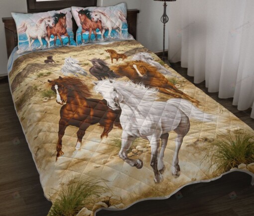 Horse Nature Running Meadow Quilt Bedding Set