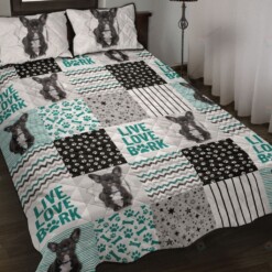 Bulldog Live Love Quilt Bedding Set