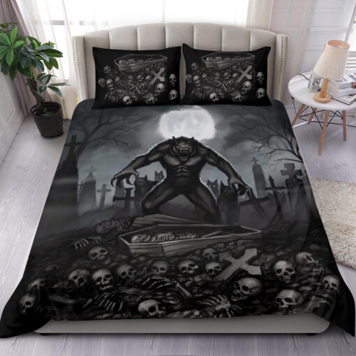 Skull Skeleton Werewolf Pack Creepy Moon light Graveyard 3 Piece Duvet Set