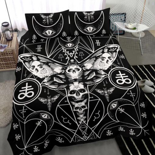 Skull Occult Moth Leviathan Bizarre 3 Piece Duvet Set