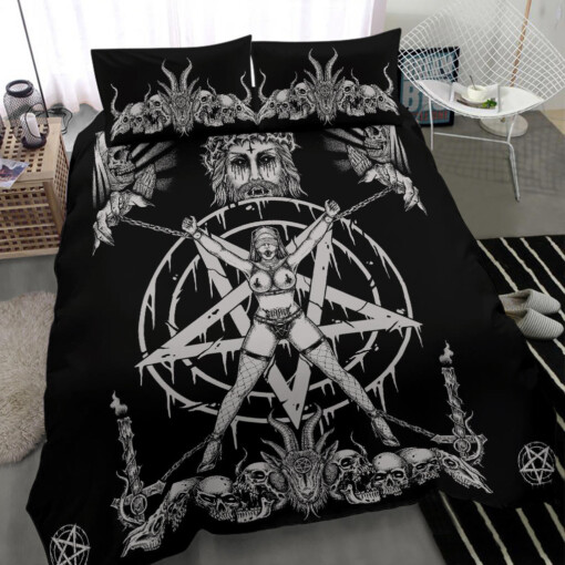 Skull Satanic Pentagram Demon Chained To Sin And Lovin It Part 2 -3 Piece Duvet Set Black And White