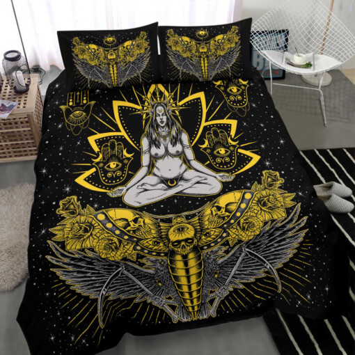 Skull Occult Cyclops Moth Crow Sword 3 Piece Duvet Set Yellow Version