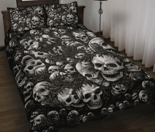 Silver Skull Pile Quilt 3 Piece Set