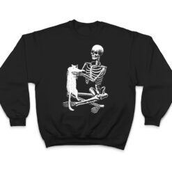 Funny Skeleton Holding A Cat Halloween T Shirt - Dream Art Europa