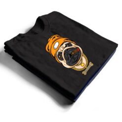 Pug Dog lover hipster pug with beanie golden bone necklace T Shirt - Dream Art Europa