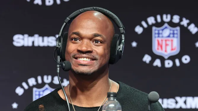 Adrian Peterson Refutes Rumors of Selling NFL Awards Trophies