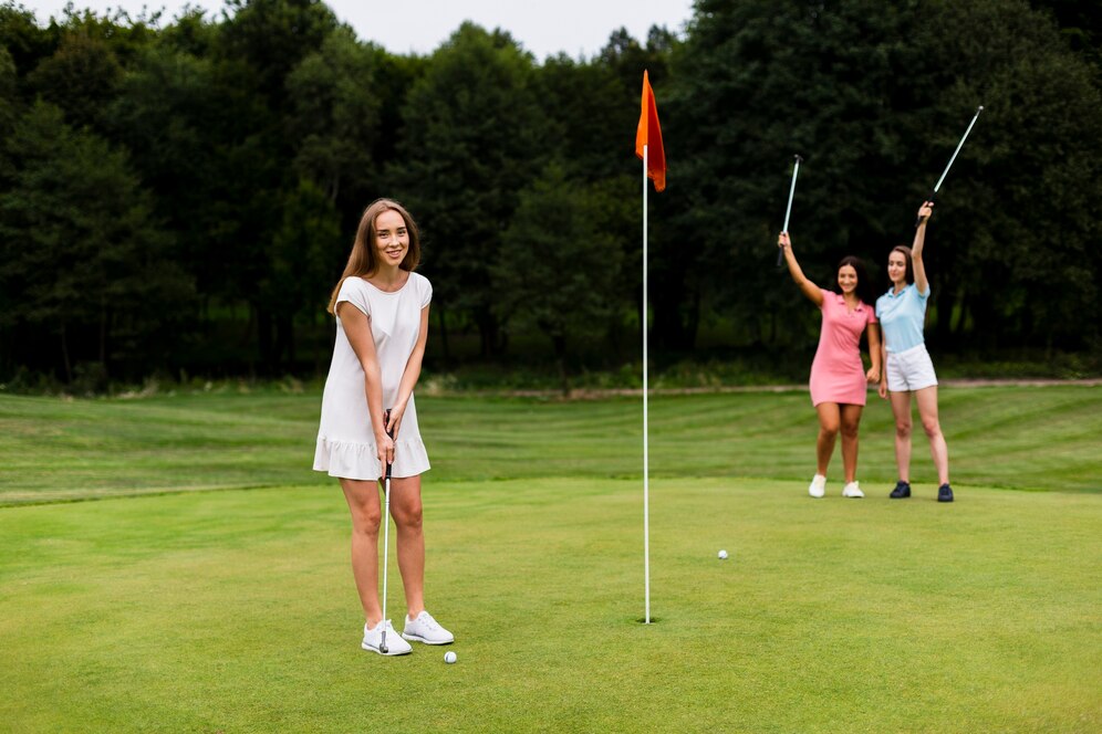 How to Pair a Polo Shirt with a Hat, Gloves and Golf Bag - Dream Art Europa