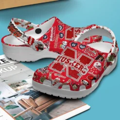 Nebraska Cornhuskers NCAA Sport Crocs Clogs - Dream Art Europa